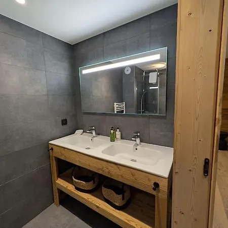 Chalet Sophisticated, Relaxed Chic - Sika